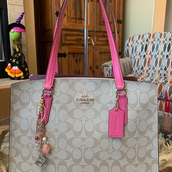 💥💥SOLD💥💥Tatum Carryall Tote - Picture 2 of 9